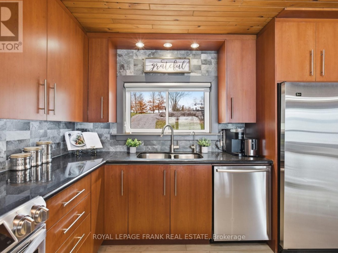 111 BALL POINT ROAD, Lake Scugog