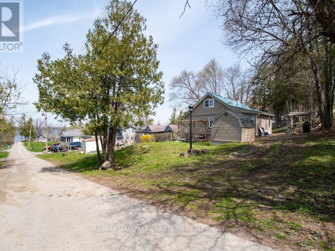 2305 THURSTONIA ROAD, Sturgeon Lake