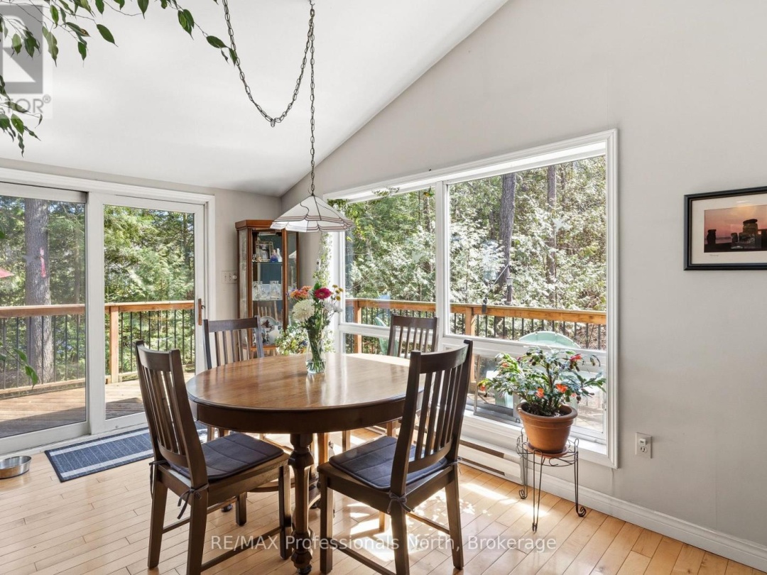 1048 ELK DRIVE, Glen Lake