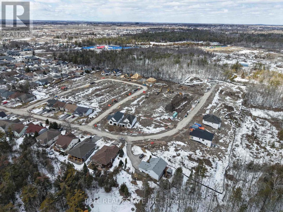 1 HEMLOCK CRESCENT, Kawartha Lakes (Bobcaygeon)