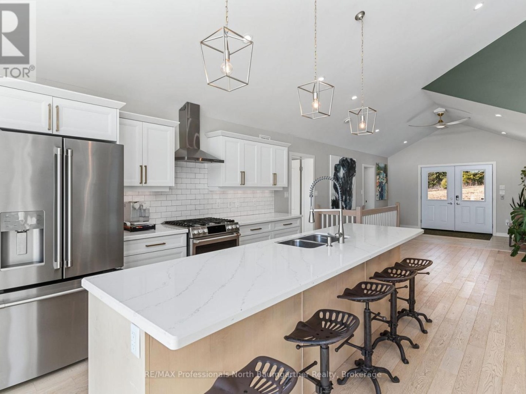4318 GLAMORGAN ROAD, Haas Lake