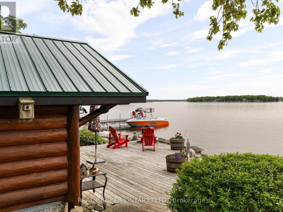 99 CREIGHTON STREET, Lake Simcoe