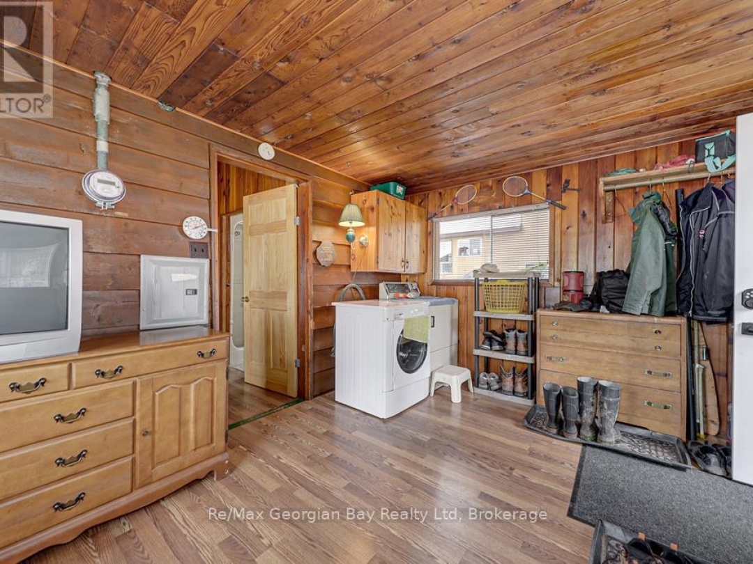 15SR405 SEVERN RIVER SHORE, Severn River