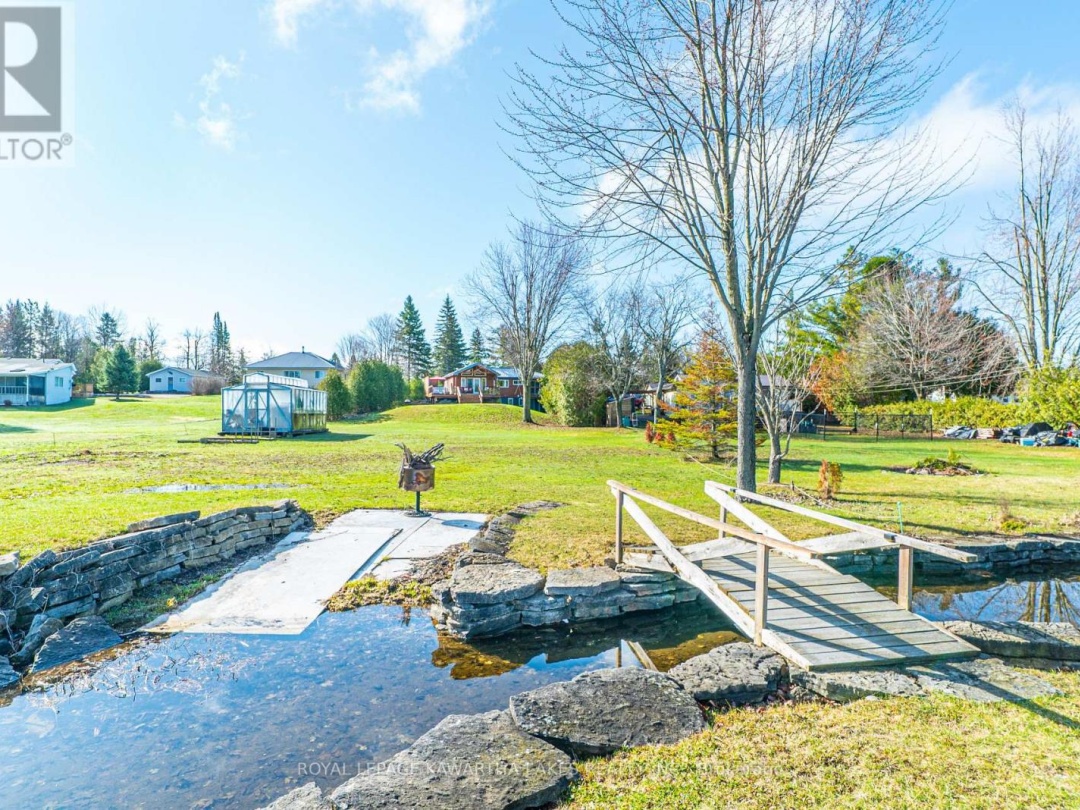63 ROBINSON AVENUE, Mitchell Lake
