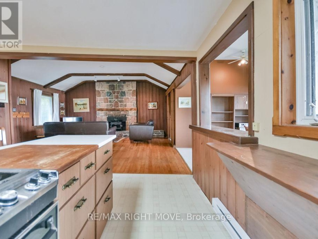 1467 CUNNINGHAM CRESCENT, 