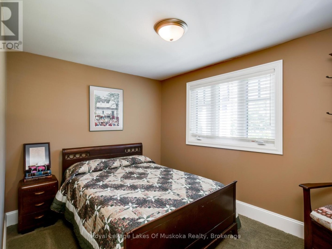 230 ECCLESTONE DRIVE, Bracebridge (Macaulay)