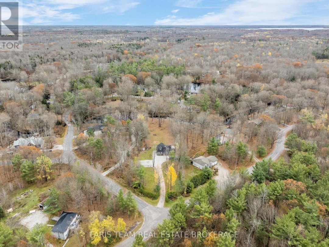 7516 ISLAND CRESCENT, Black River