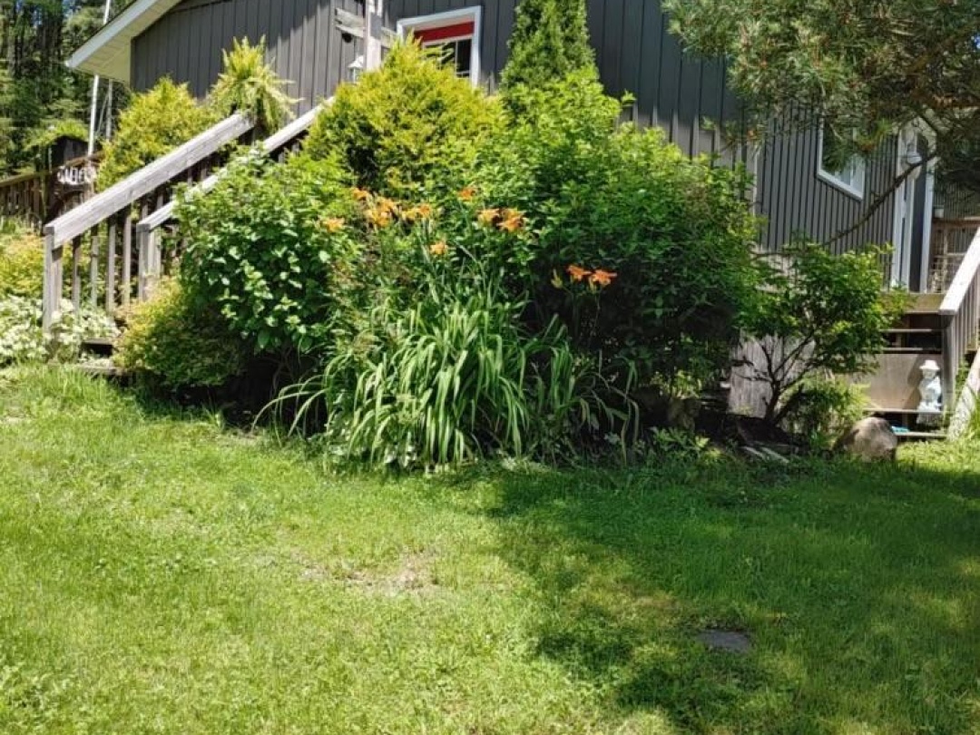 1047 DONROY ROAD, 