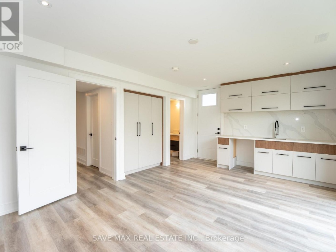 3775 SUNBANK CRESCENT, 