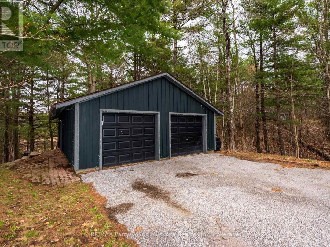 11 BRENDA AVENUE, Parry Sound