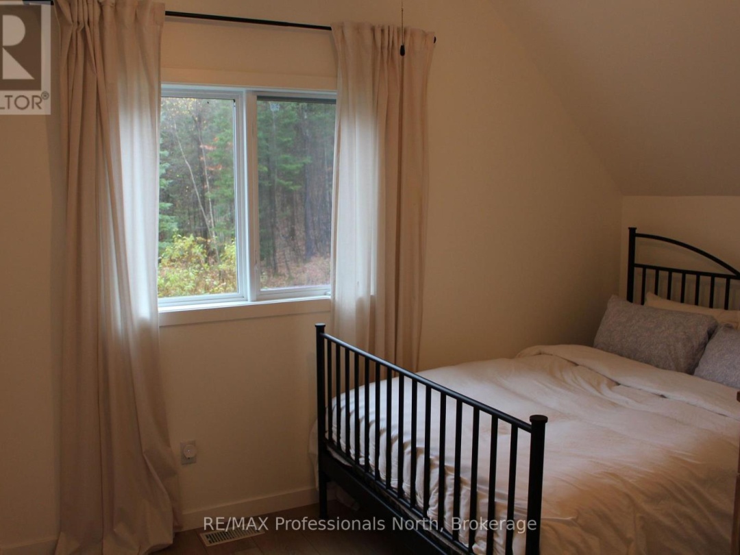 1121 OLD DONALD ROAD N, 