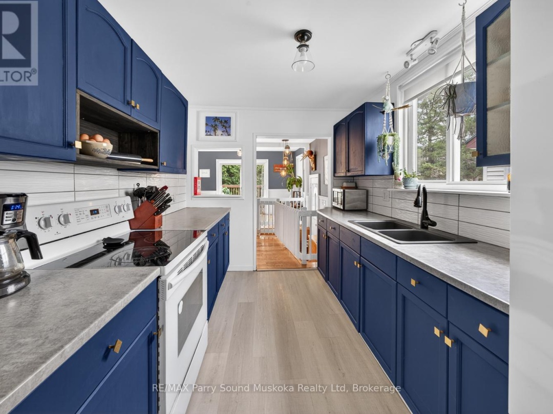 23 HIGHLAND CRESCENT, Parry Sound