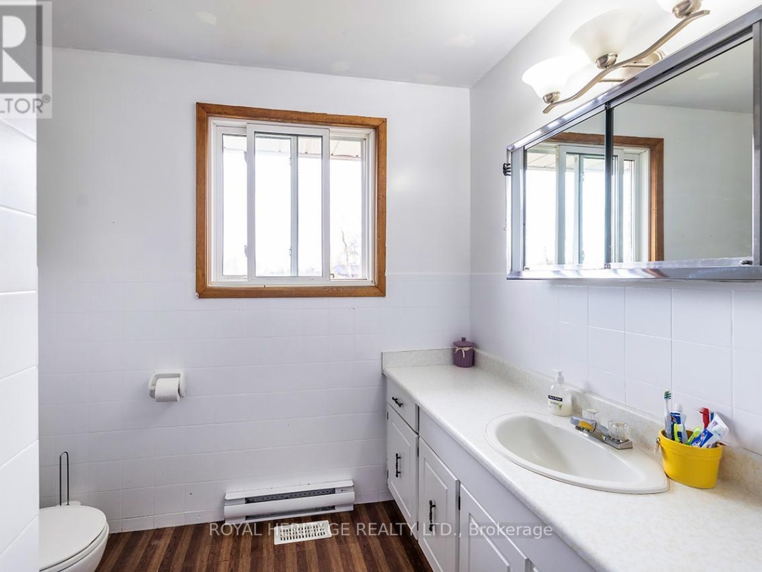 940 PORTAGE ROAD, Balsam Lake