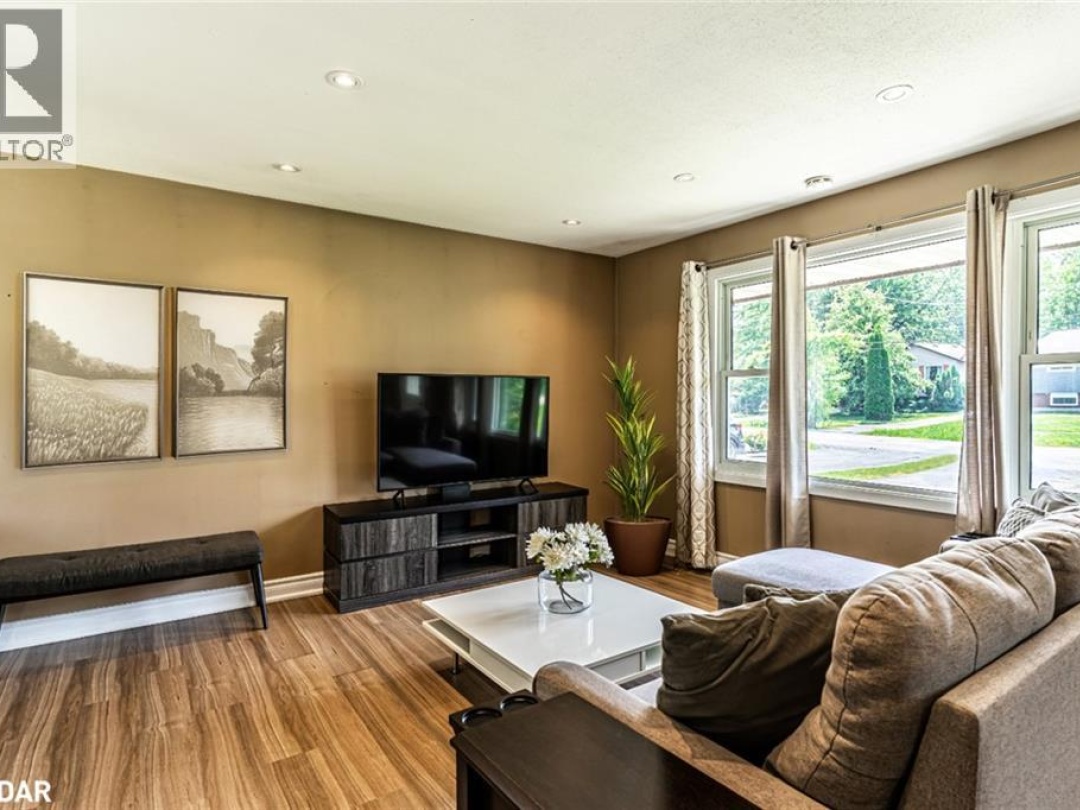 438 FOREST Avenue S, 