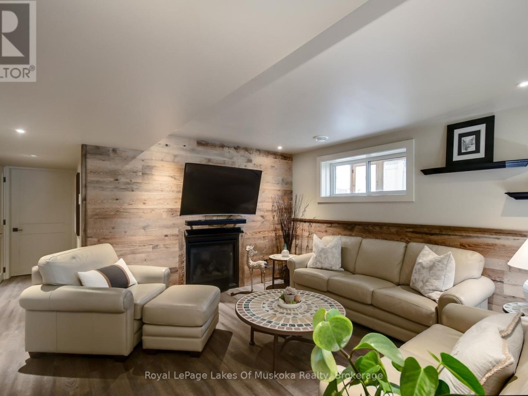 75 SELKIRK DRIVE, Huntsville (Chaffey)