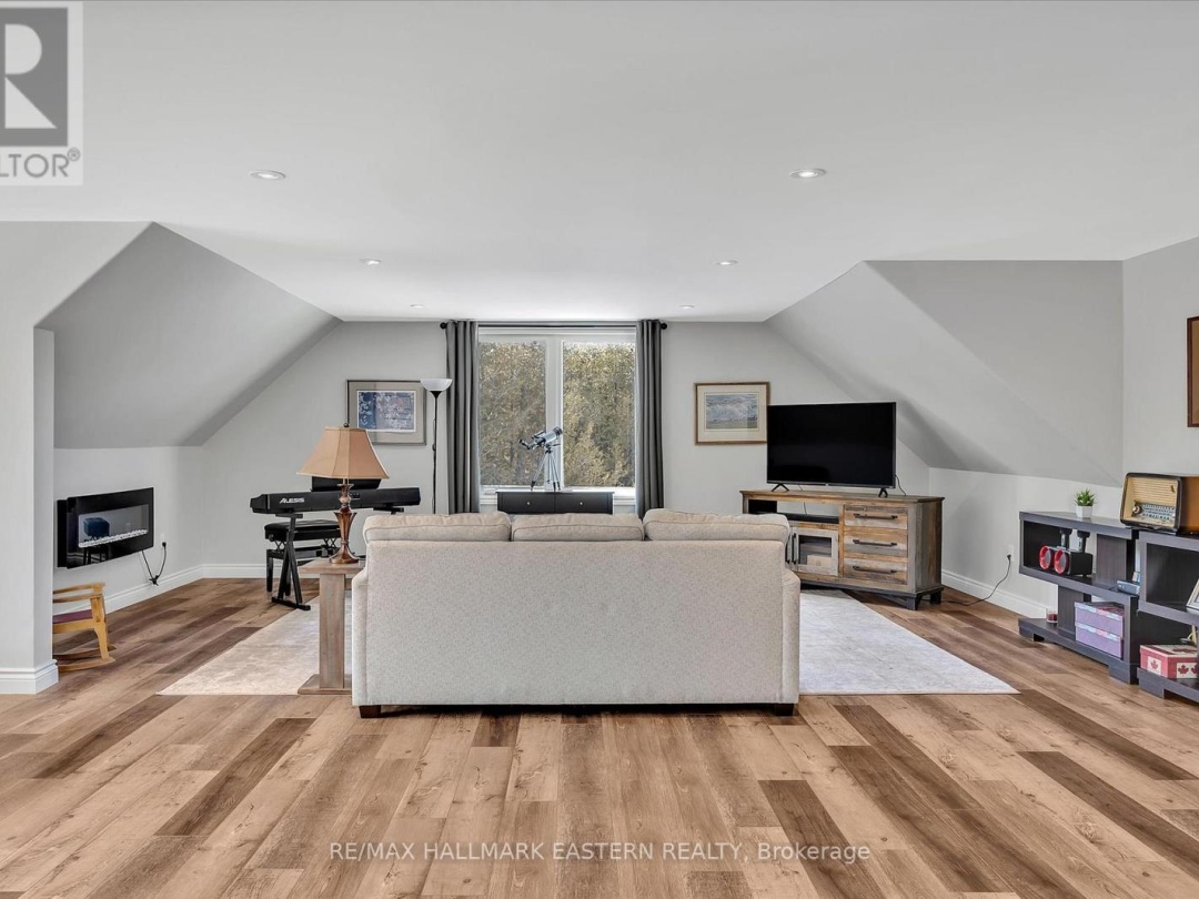 487 FAIRBAIRN ROAD, 