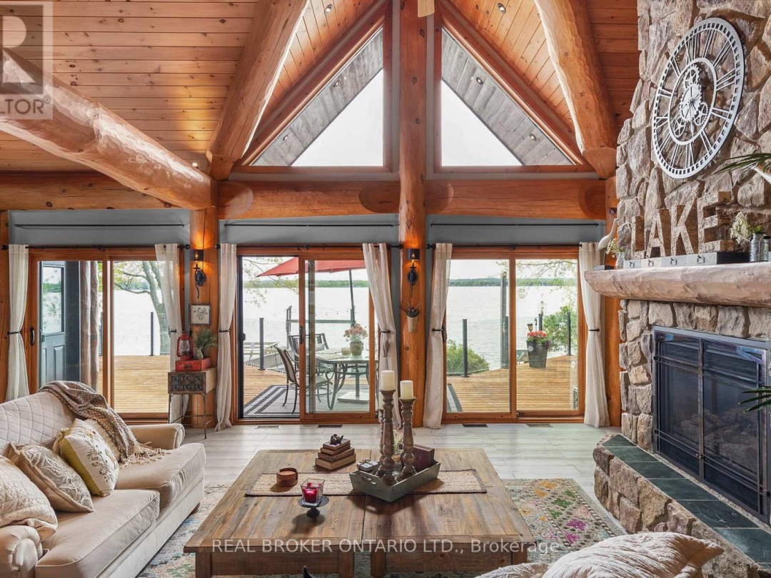 99 CREIGHTON STREET, Lake Simcoe