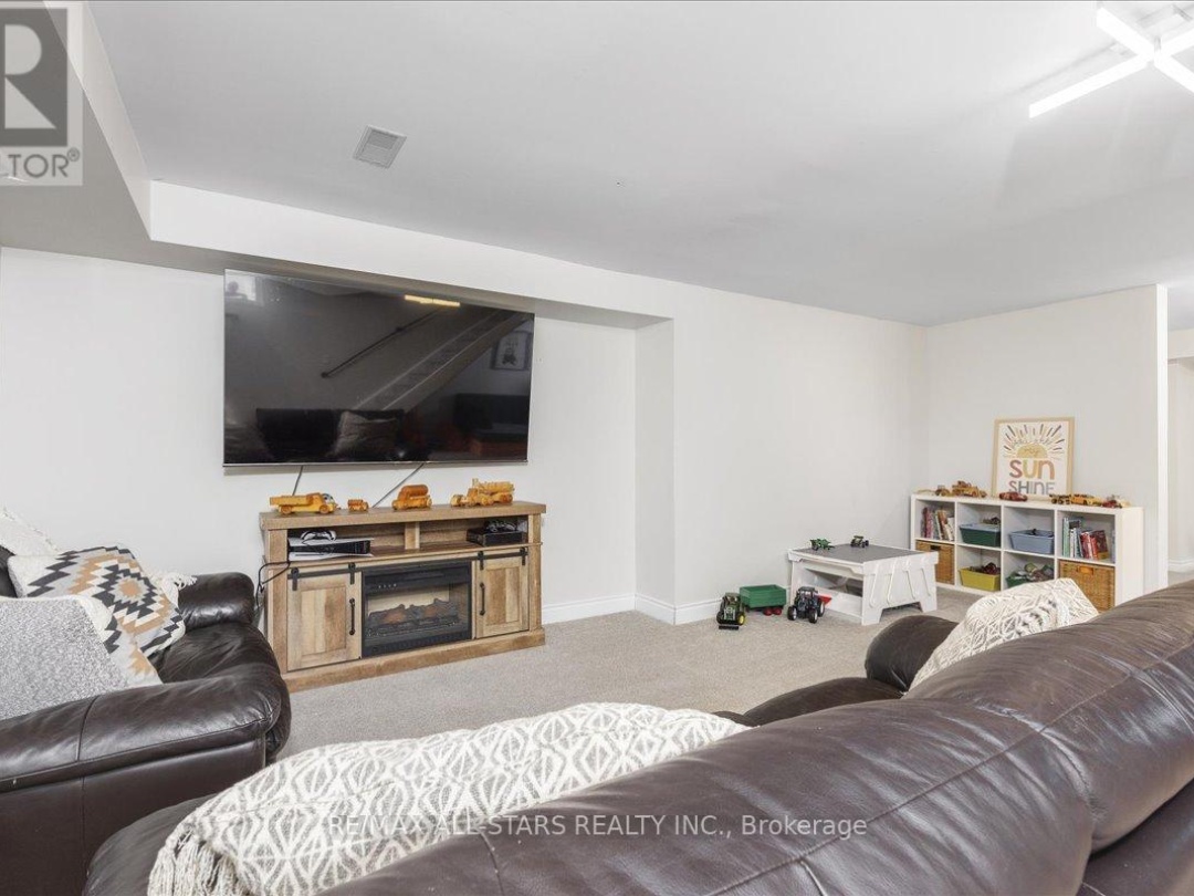 420 CENTRE STREET, Brock (Beaverton)
