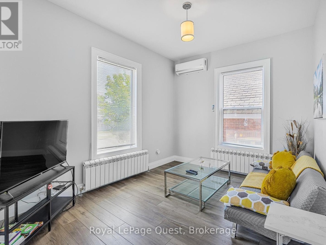 214 MISSISSAGA STREET W, 