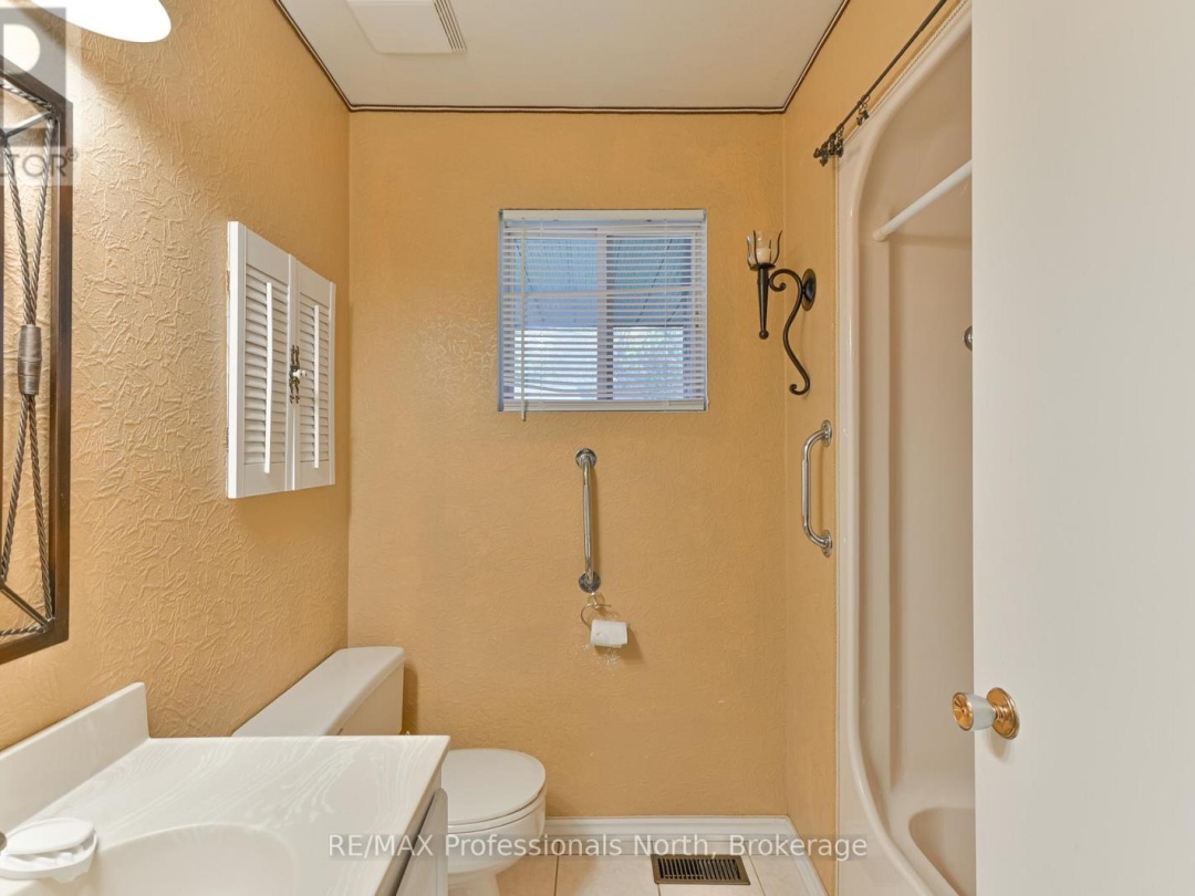 6 KNOB HILL COURT, Minden Hills (Anson)