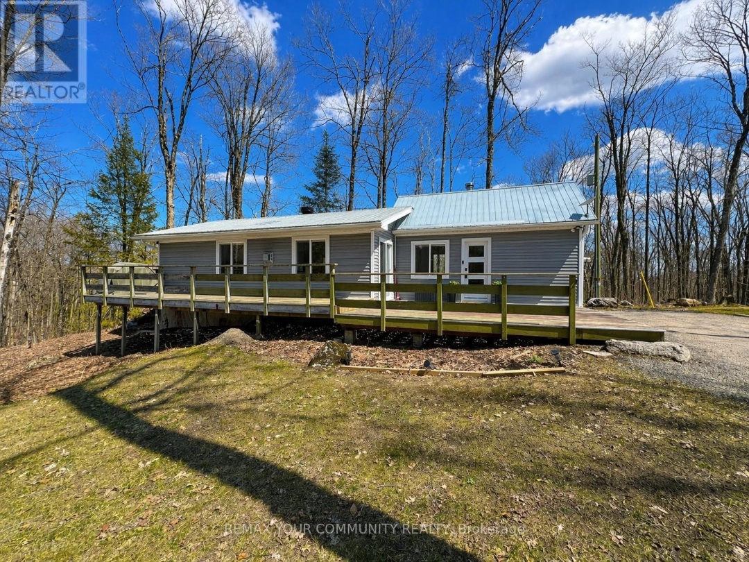 1534 SALERNO LAKE ROAD, Highlands East (Glamorgan)