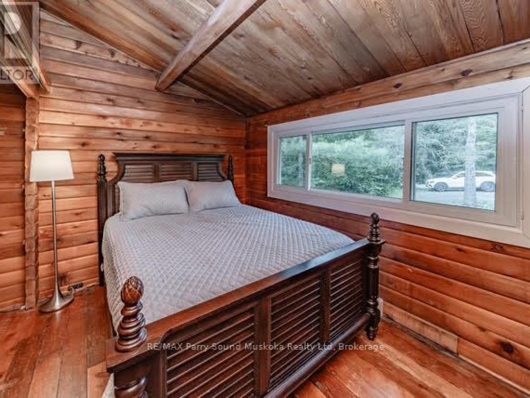 1075 SAWMILL LANE, 