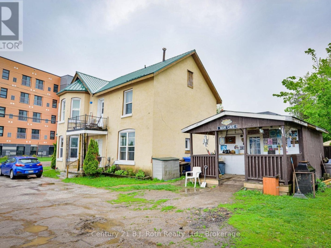 44 BARRIE ROAD, Orillia