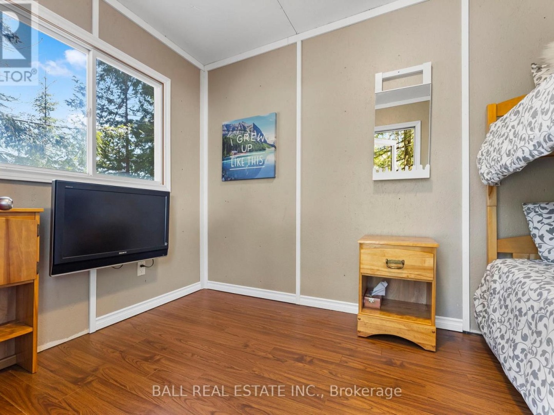 479 EAST CLEAR BAY ROAD, Crystal Lake