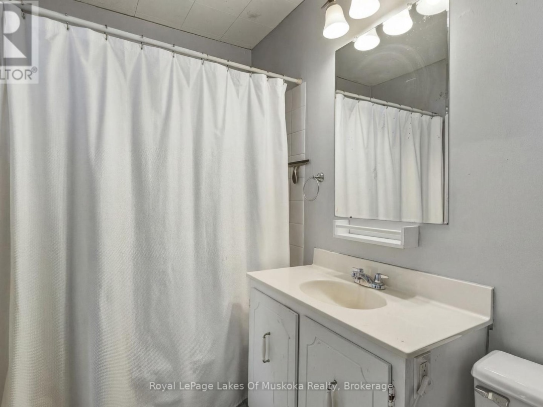 60 WEST ROAD W, Huntsville (Chaffey)
