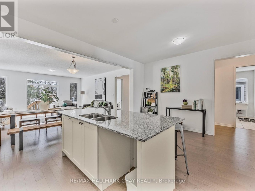 12 DYER CRESCENT, Bracebridge (Macaulay)
