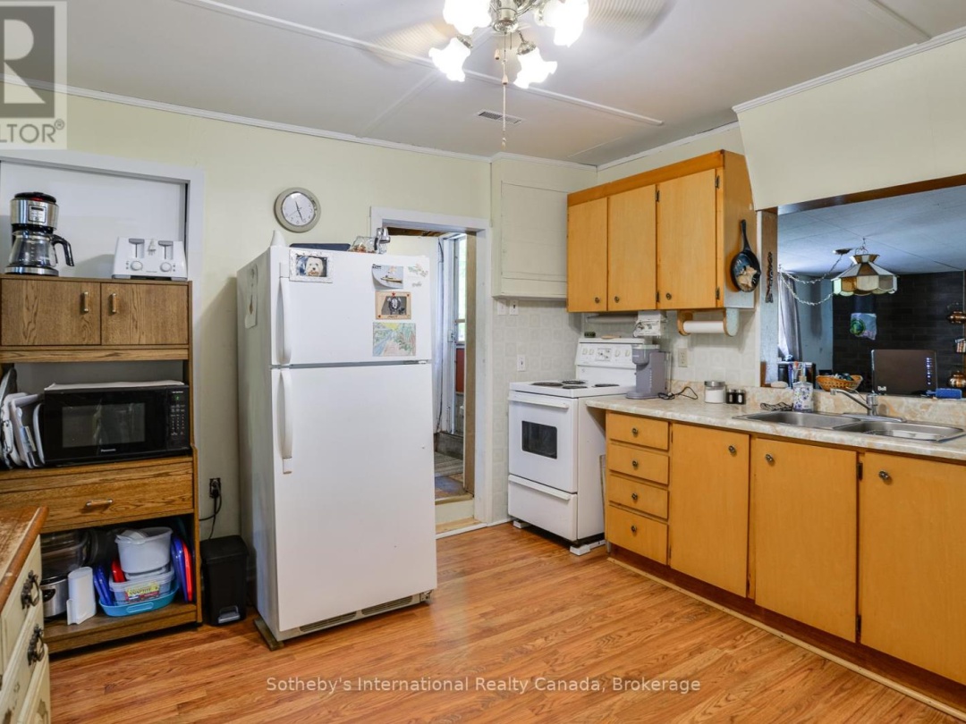 1068 Kahshe Lake Rd S, Gravenhurst (Morrison)
