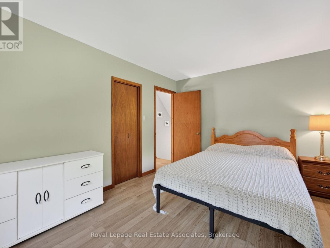 389 FALCON ROAD, Lake Vernon