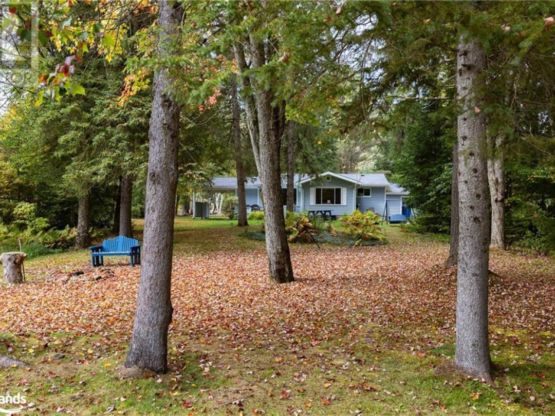 760 Riverlea Road, Muskoka River