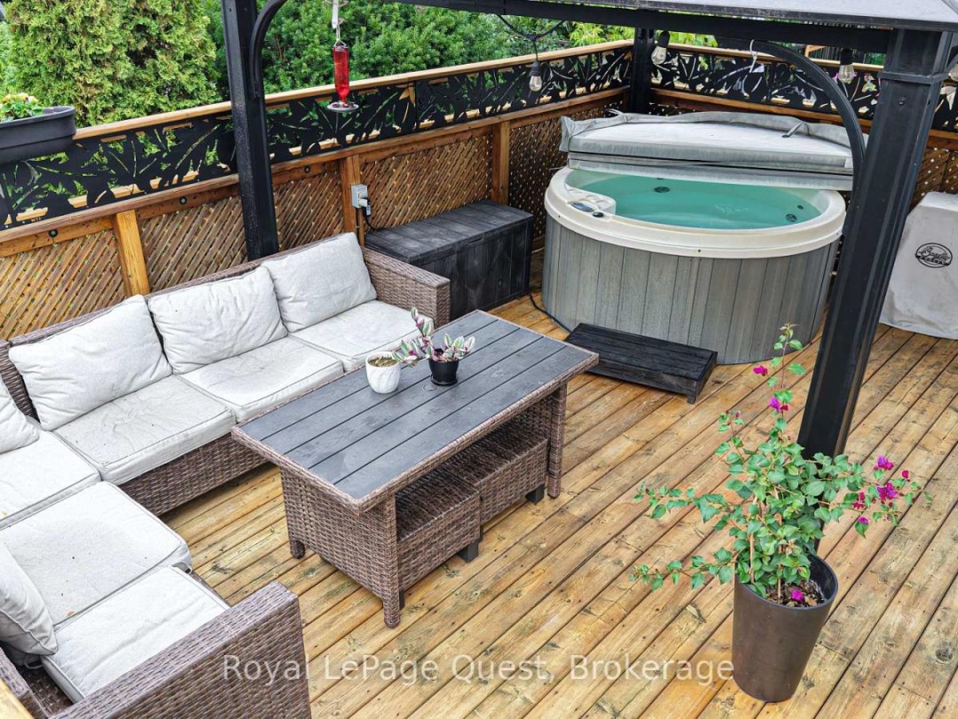 46 COURTNEY CRESCENT, 