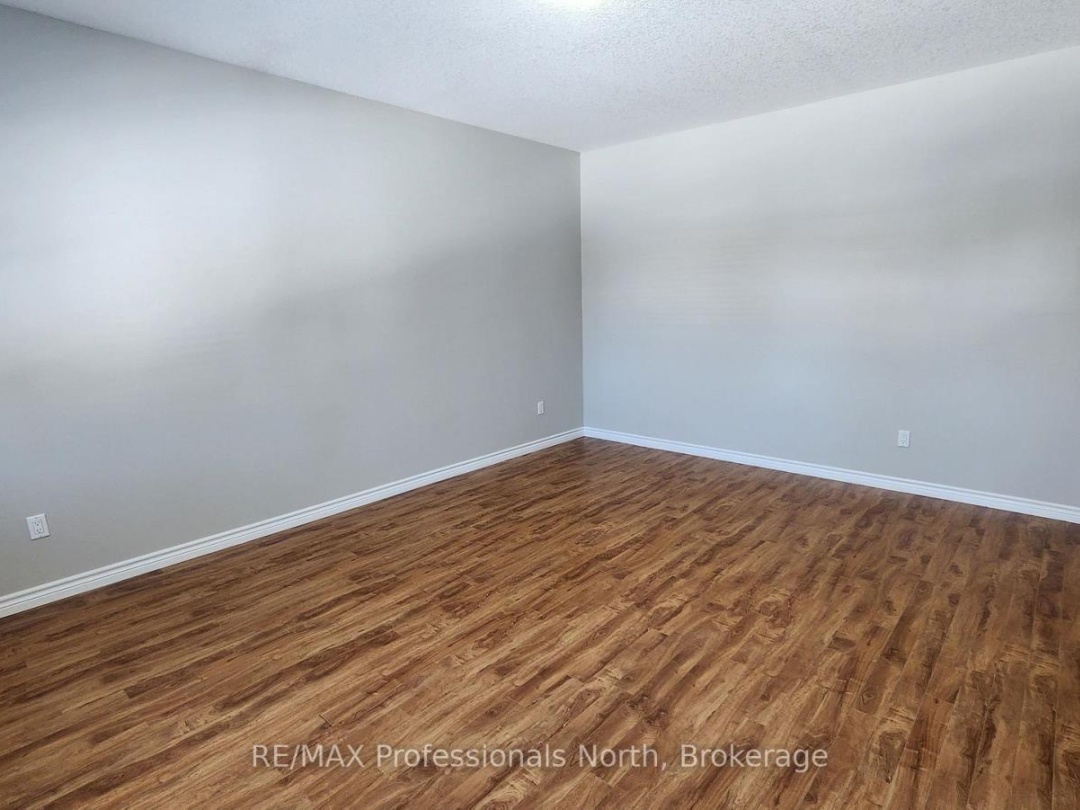 19 DUNCAN STREET E, Huntsville (Chaffey)