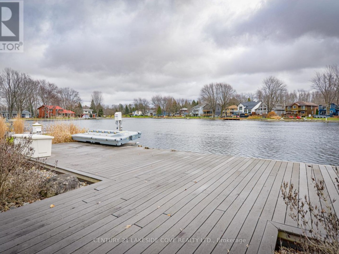 51 Ridge Avenue, Lake Simcoe