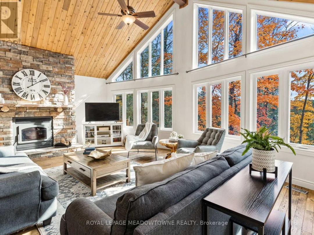 1658 HOSPITALITY ROAD, South Lake