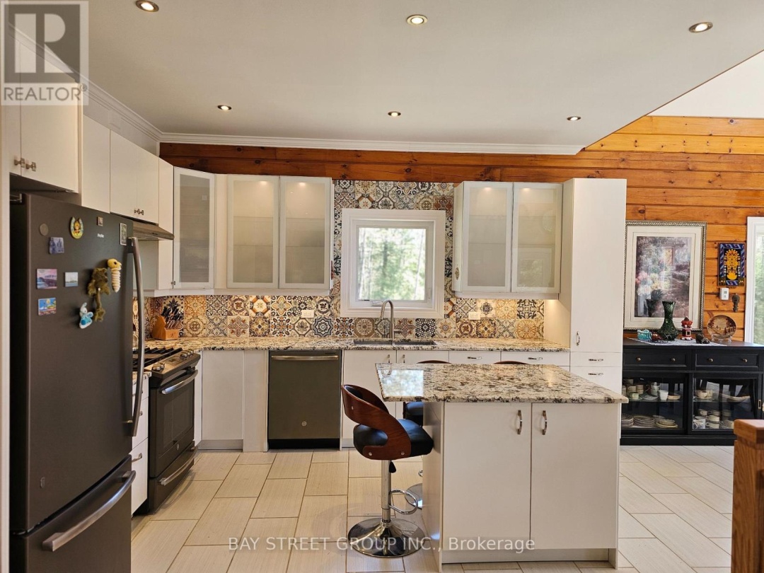 1032 SPRING LAKE ROAD, Bracebridge (Draper)