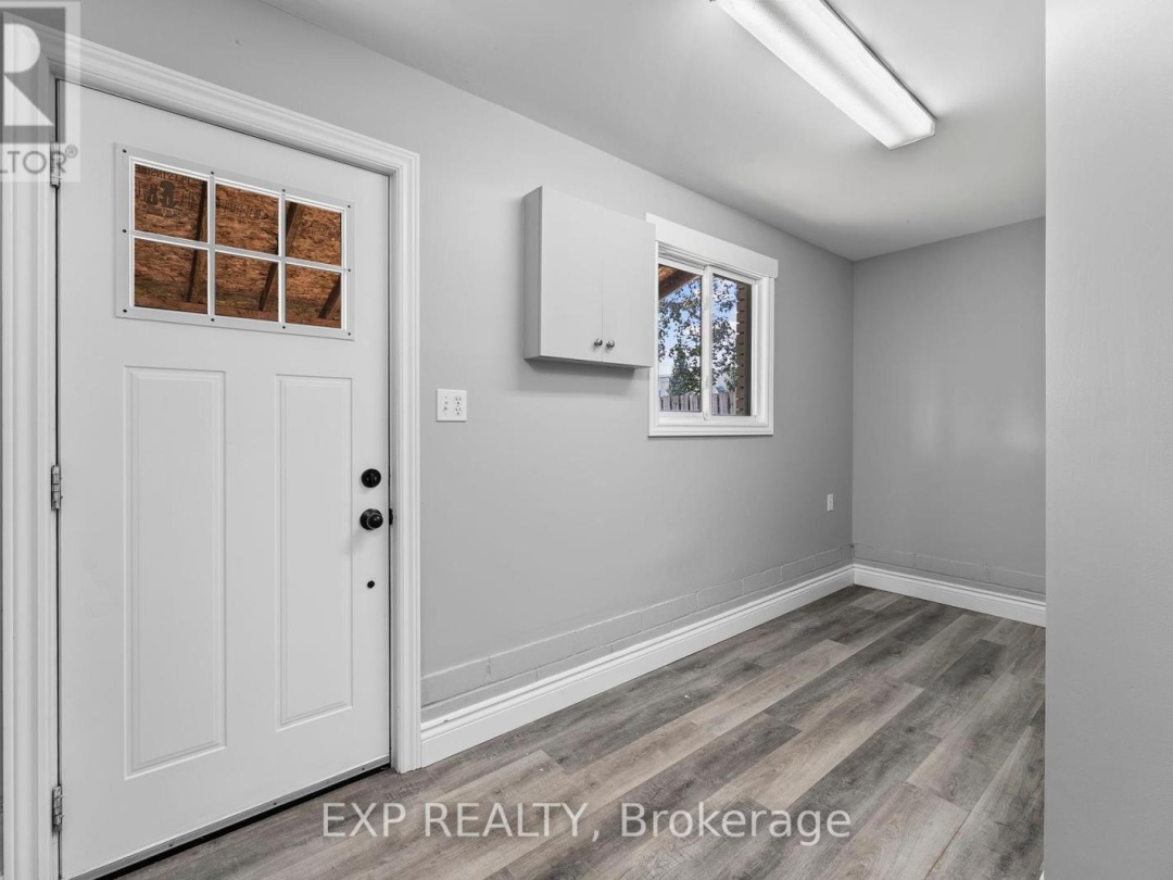 143 WESTMOUNT DRIVE N, 