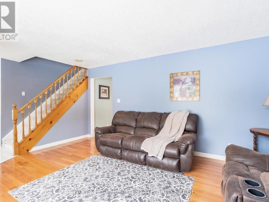 2104 NEWTON STREET, Tay