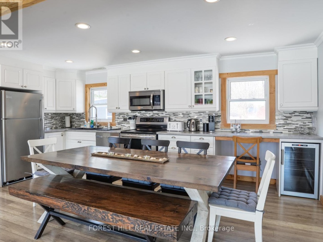 4099 GLEN CEDAR DRIVE, Lake Simcoe