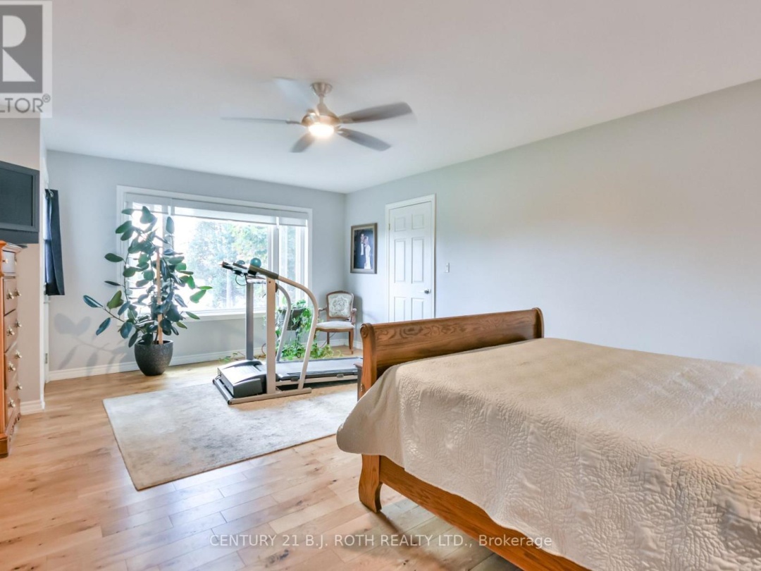 3371 LAKE ST. GEORGE BOULEVARD, Lake St George