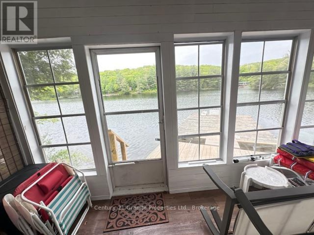 131 DOWNES ROAD, Horseshoe Lake