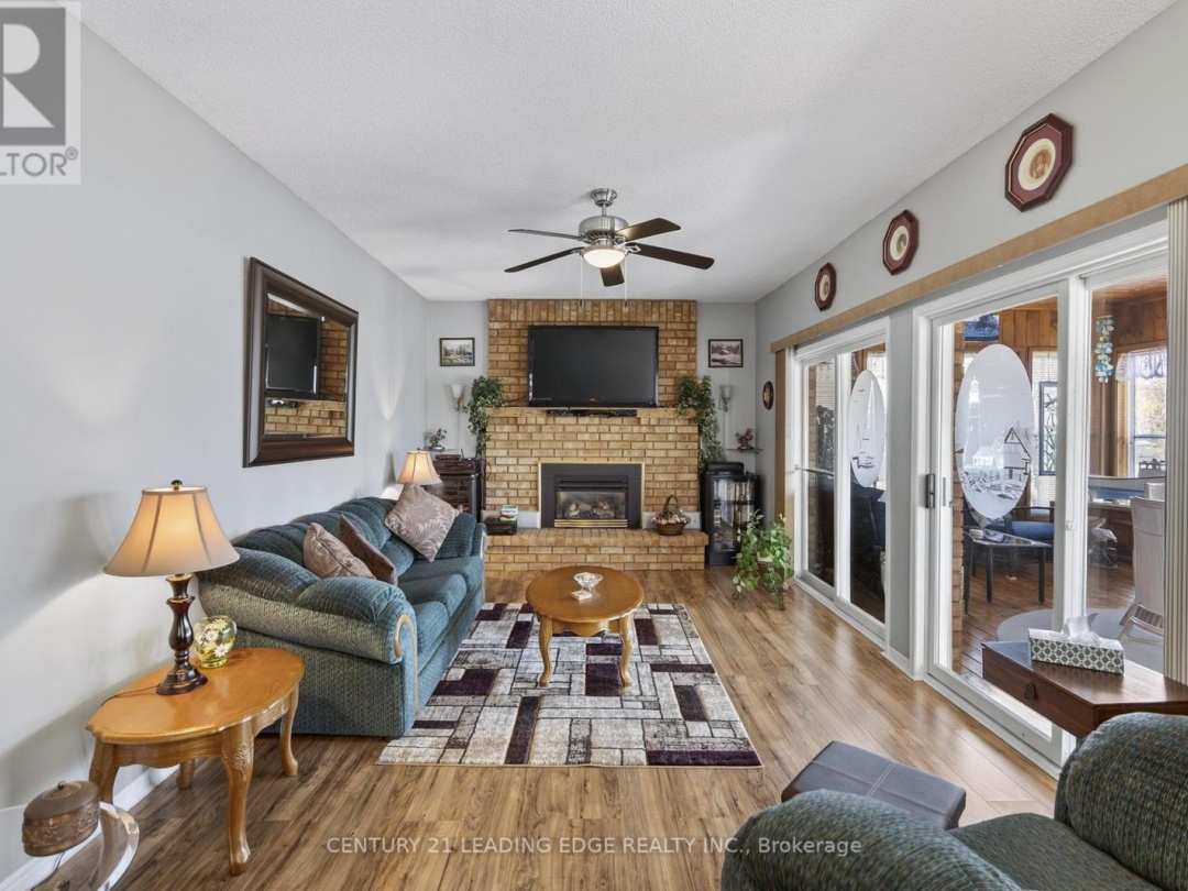 17 SANDLEWOOD TRAIL, Lake Simcoe