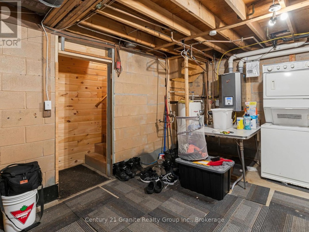 6087 HALIBURTON LAKE ROAD, Haliburton Lake