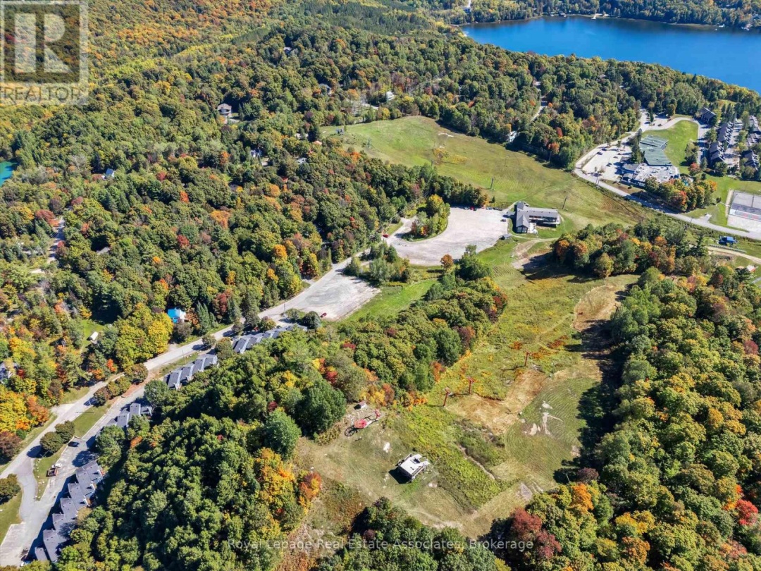 16 - 1581 HIDDEN VALLEY ROAD, 