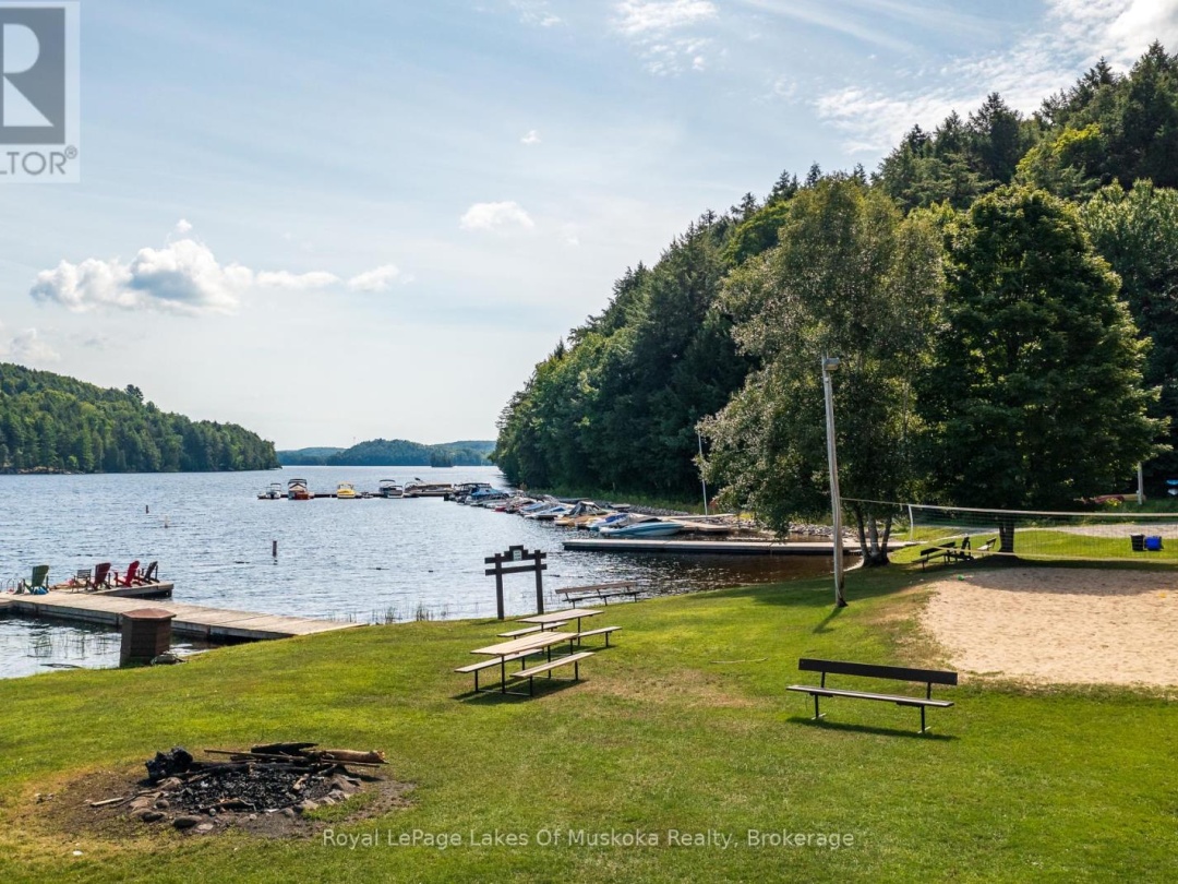 35 BRENNAN CIRCLE, Lake Vernon