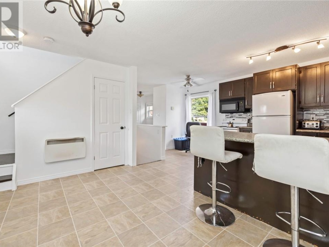 5 Hillcrest Avenue, 