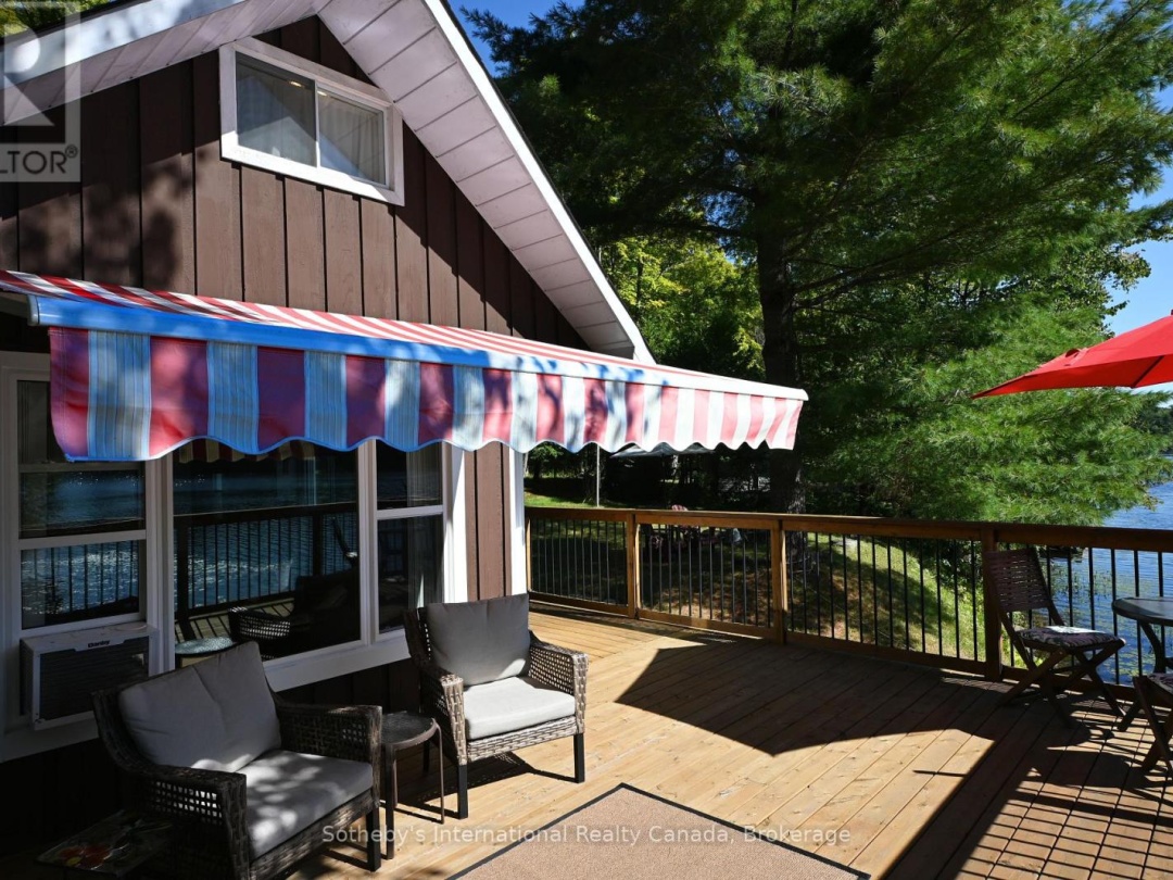 28 PINEWOOD ROAD, Long Lake