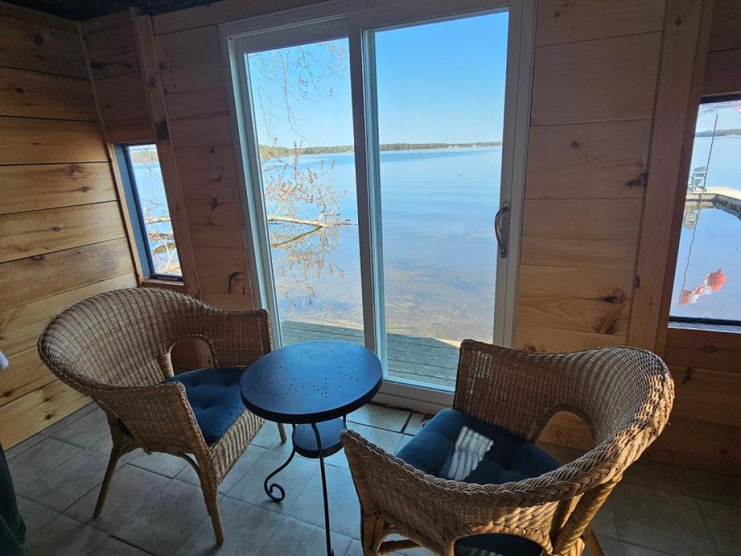 1046 BEA DALE LANE, Sparrow Lake